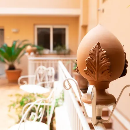 Il Cortile Delle Esperidi דירה *