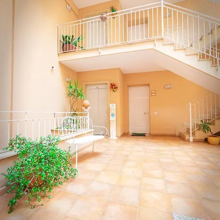 Il Cortile Delle Esperidi דירה לצ'ה