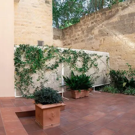 דירה Il Cortile Delle Esperidi לצ'ה